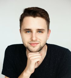 Uladzislau E. Aharodnikau