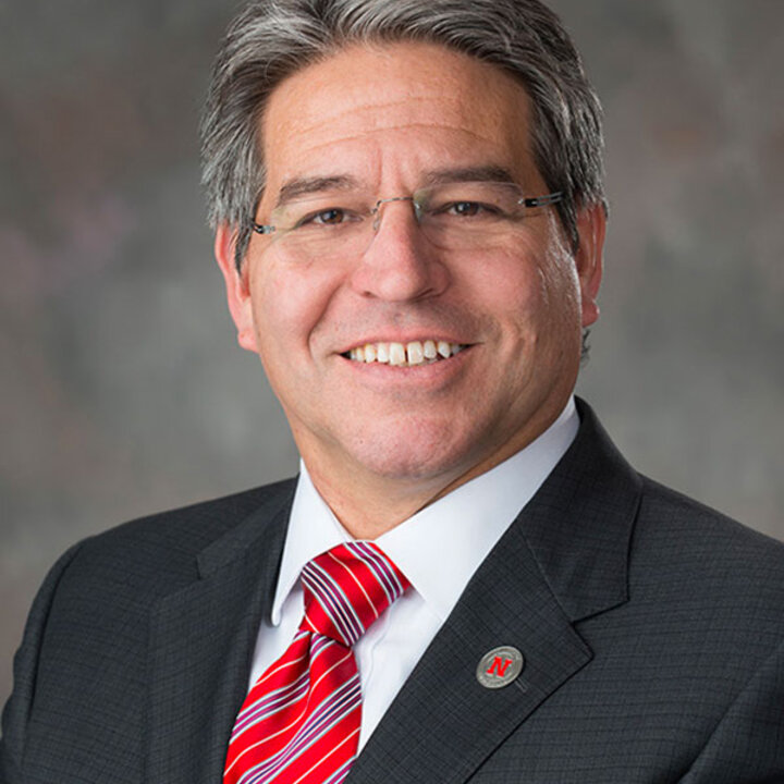 Lance C. Pérez