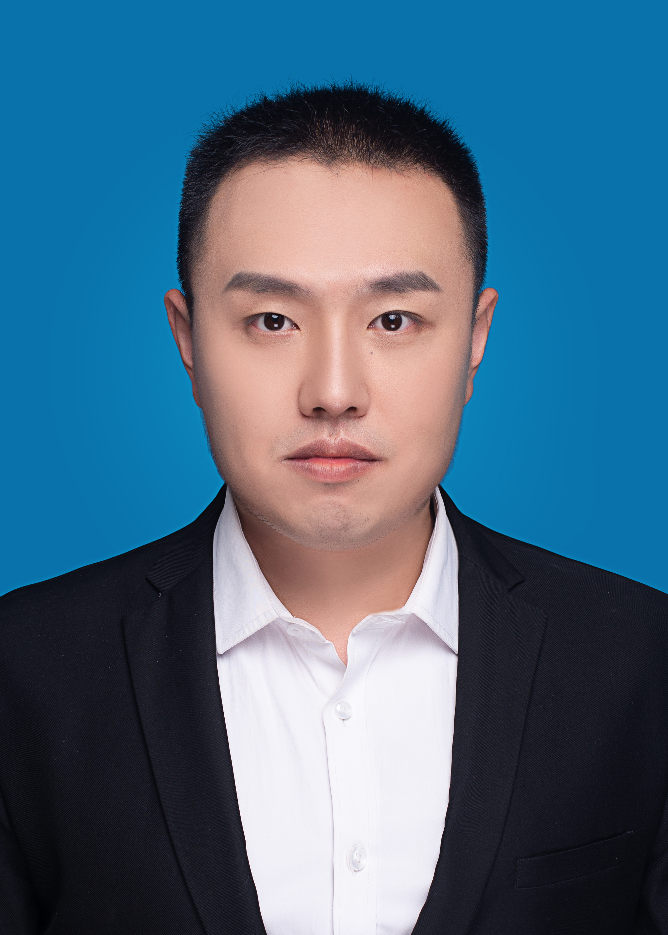 Mingliang Hou