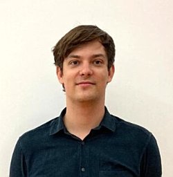 Dennis E M de Bakker