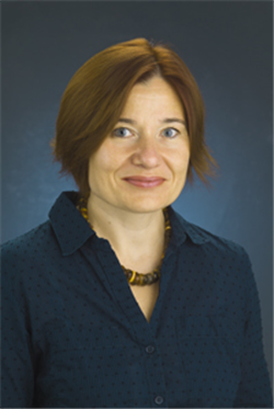 Anna V Kukekova
