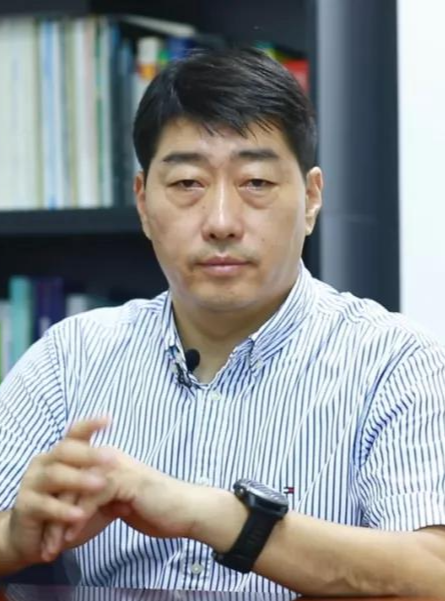 Dayong Gu