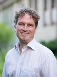 Axel T Albrecht