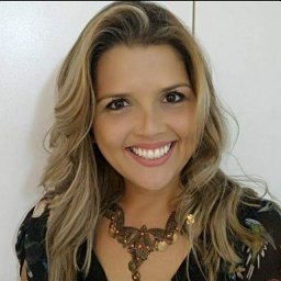 Paula Vanessa Peclat Flores