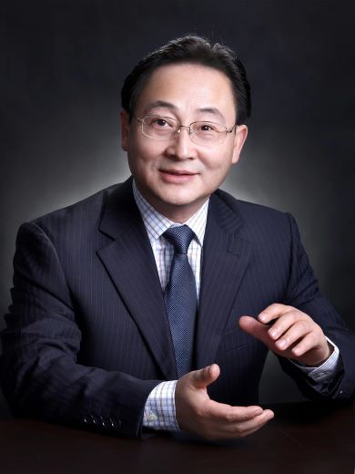 Houwen Lin