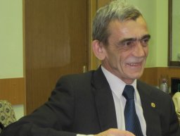 а а русаков