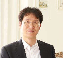 Yong Ki Lee