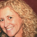 Linda M Mundy