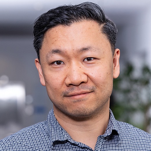 Xiaozhou Li