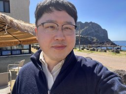 Zhaoqi Wang