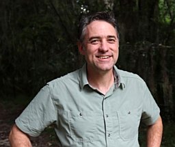 Daniel J Johnson