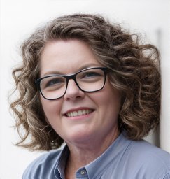 Melissa J Bloomer