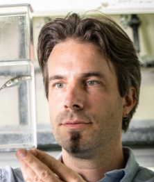 Tobias L. Lenz
