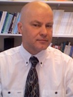 Ralf W. Schlosser
