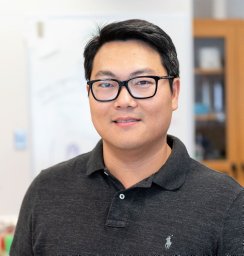 Weiwei Zhou
