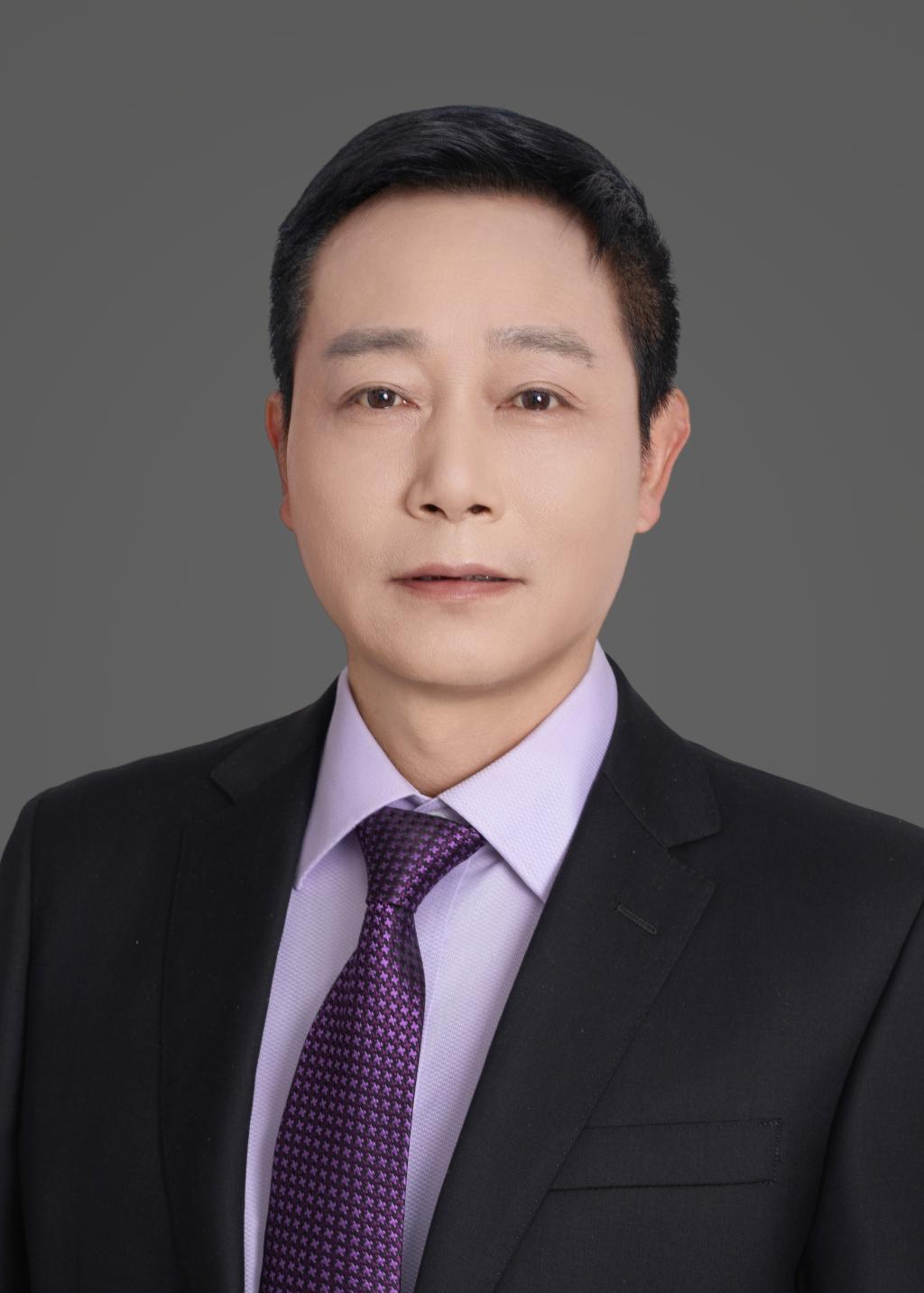 Daixin Huang
