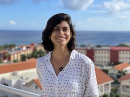 Cynthia B. Silveira