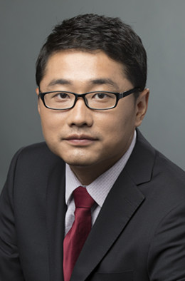 Zhe Hou