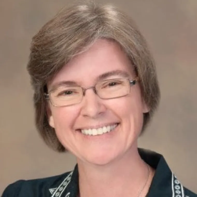 Leslie V Boyer