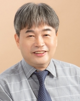 Yong Rok Lee