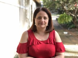 Aline R. Coscione