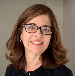 Claudia Regina Furquim De Andrade