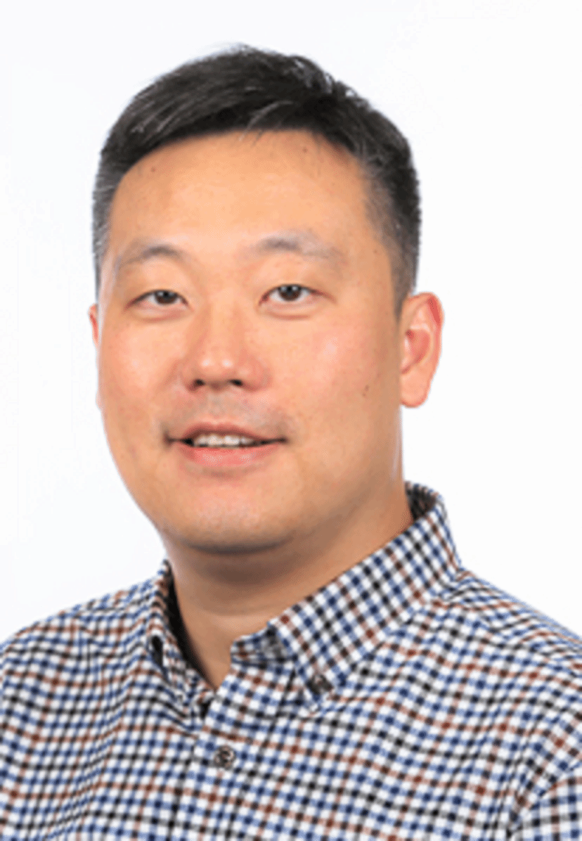 Yanpeng Qu