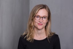 Leonie F. Lampe