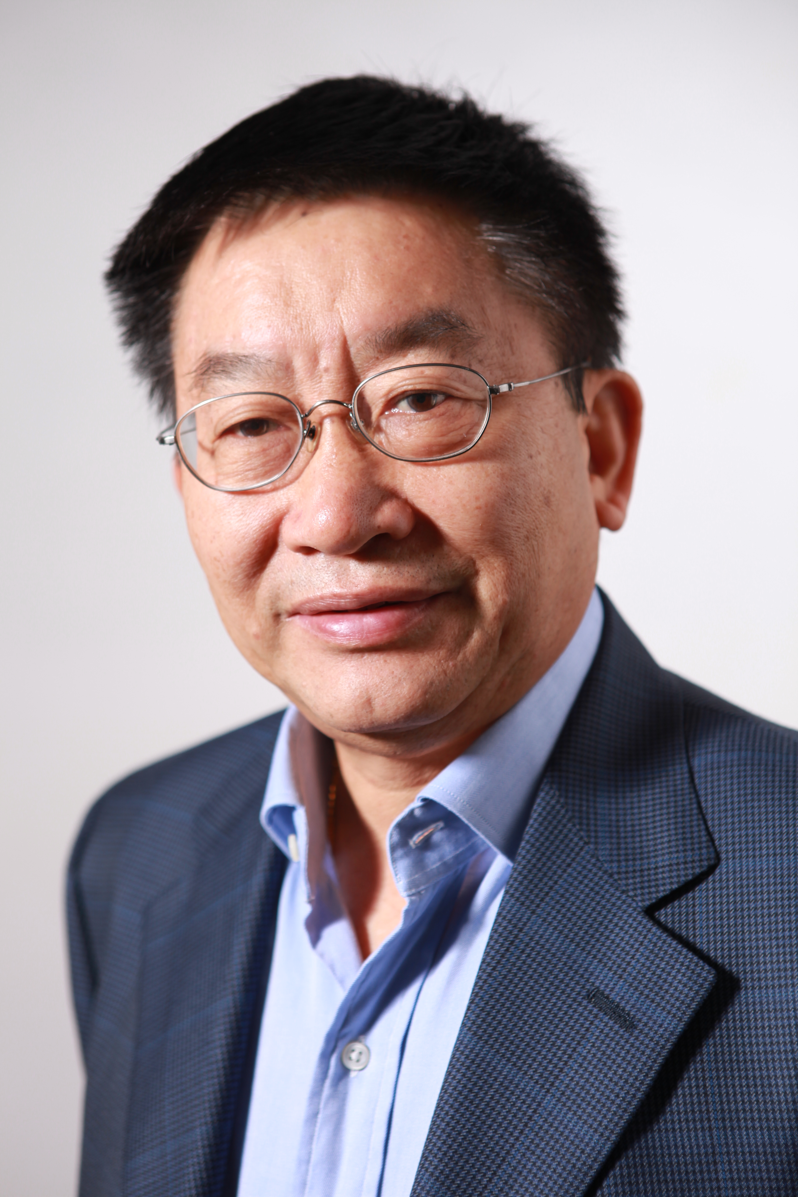 Shuit-Tong Lee