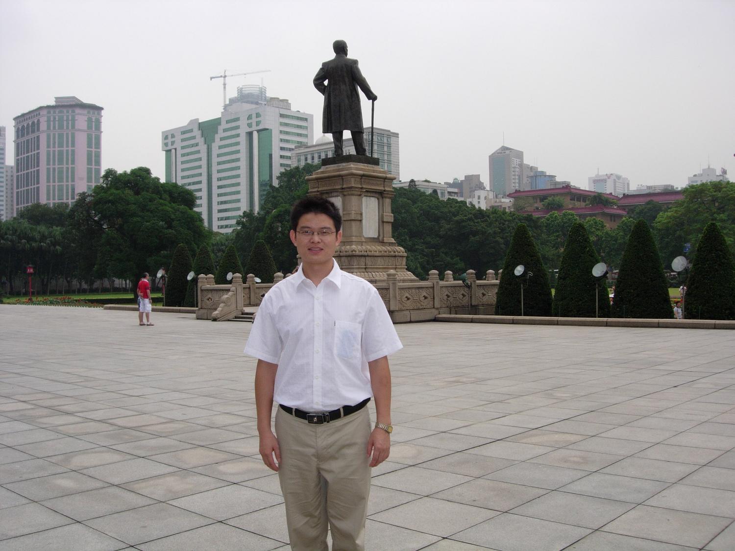 Longying Zha