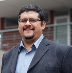 Roberto O Valdivia