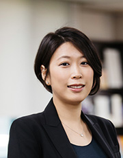 YunShin Lee