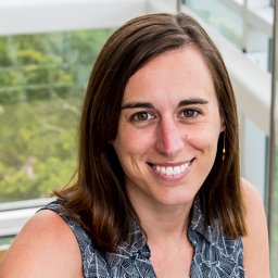 Elizabeth R Schotter