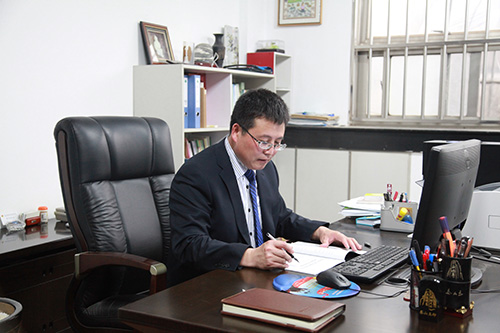 Jinggui Fang