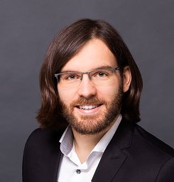 Akos F. Kungl