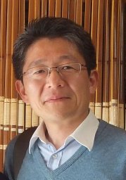 Akihiko Kuze
