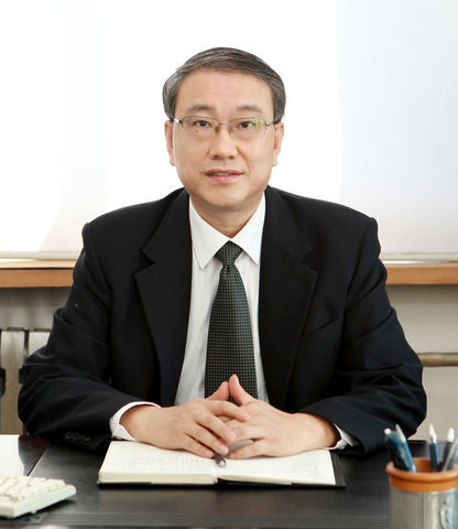 Zhenwu Shi
