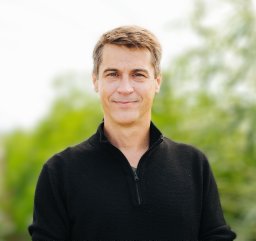 Adam D Richardson