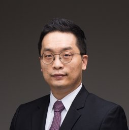 Seok-Min Kang