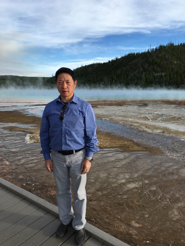 Wuneng Zhou