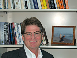 ‪John J Greer