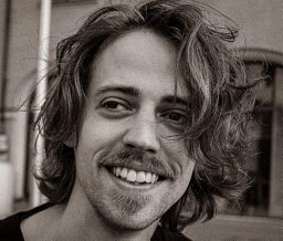 Julian E Heger