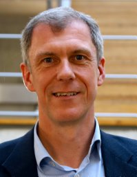 Dirk J. Schmücker