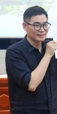 Xiaoru Zhou