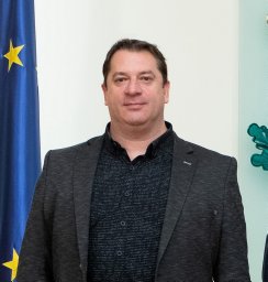 Michael M Petrov
