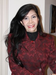 Zoraghi Roya