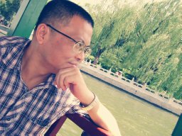 Junhong Xiao