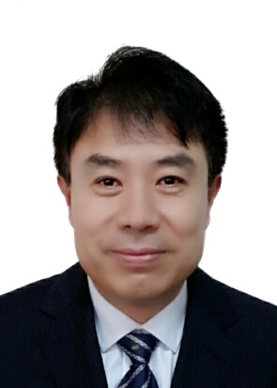 Xinqiang Liu