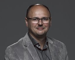 Vilmoš Tot