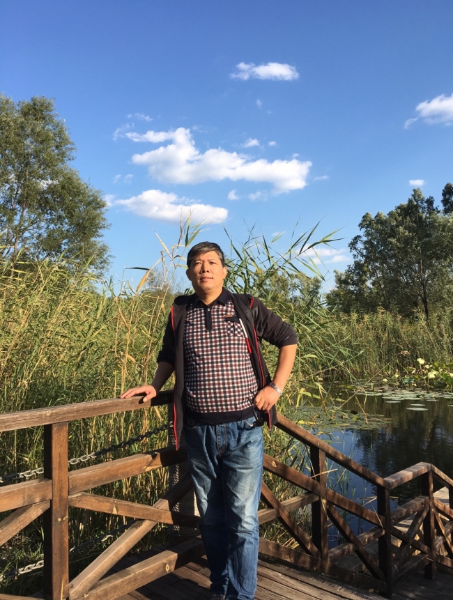 Meiqiang Feng